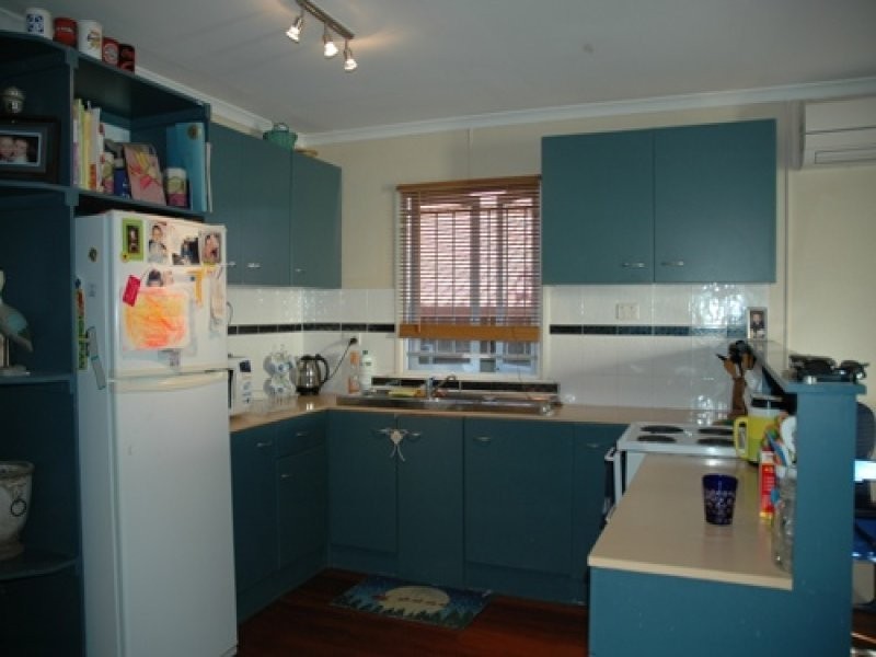 20 Livermore Street, Redcliffe QLD 4020