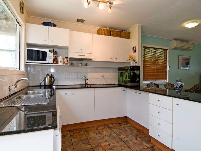 17 Tawarri Crescent, Burleigh Heads QLD 4220