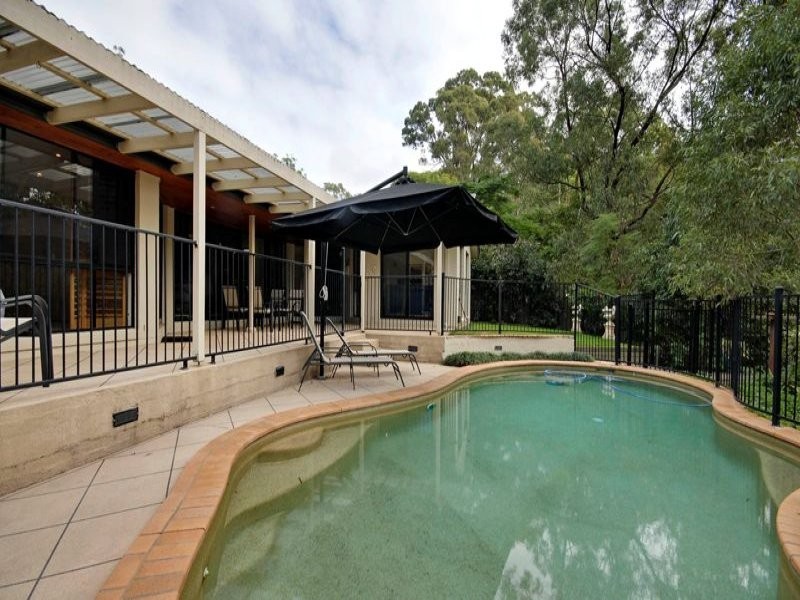 11 Skyline Terrace, Burleigh Heads QLD 4220