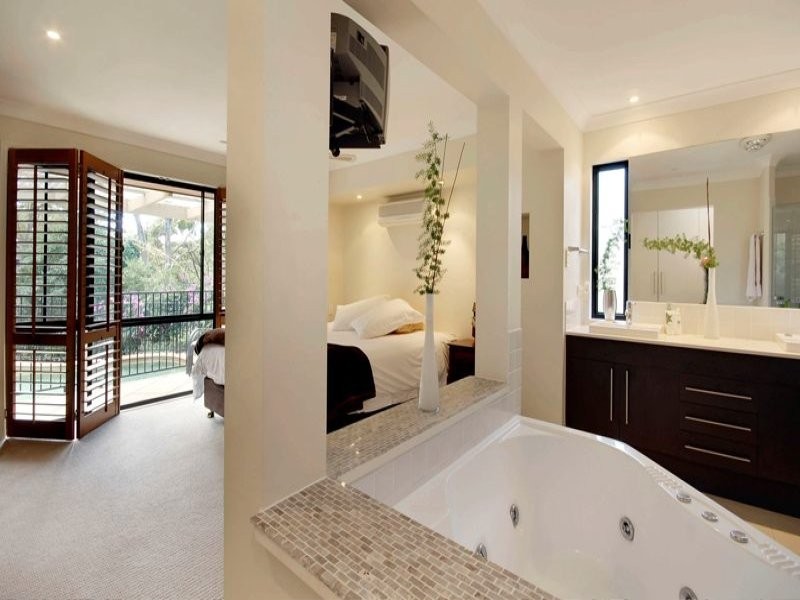 11 Skyline Terrace, Burleigh Heads QLD 4220