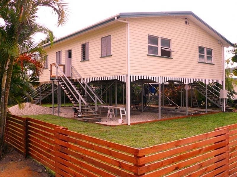 15 Johnston road, Mossman QLD 4873