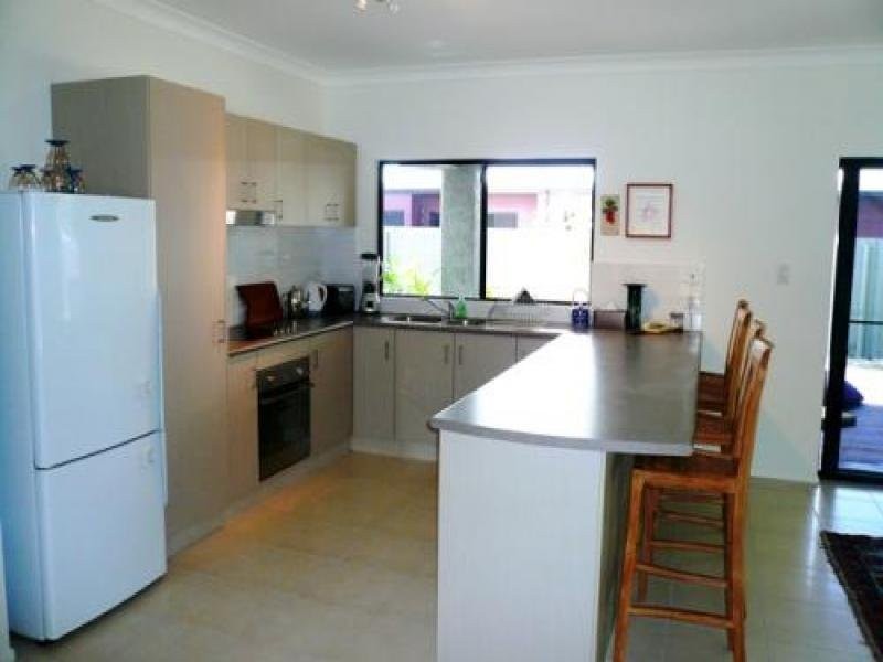 12 White Oak Avenue, Mossman QLD 4873