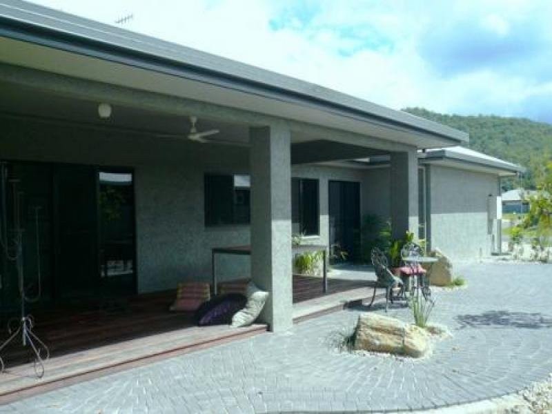 12 White Oak Avenue, Mossman QLD 4873