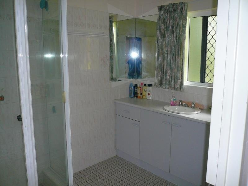 36 Middlemiss St, Mossman QLD 4873