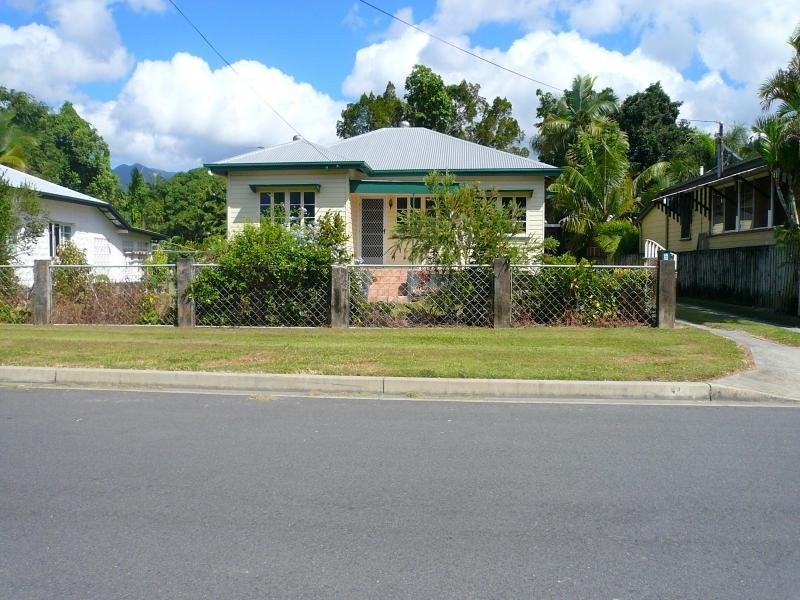 5 Owen Street, Mossman QLD 4873