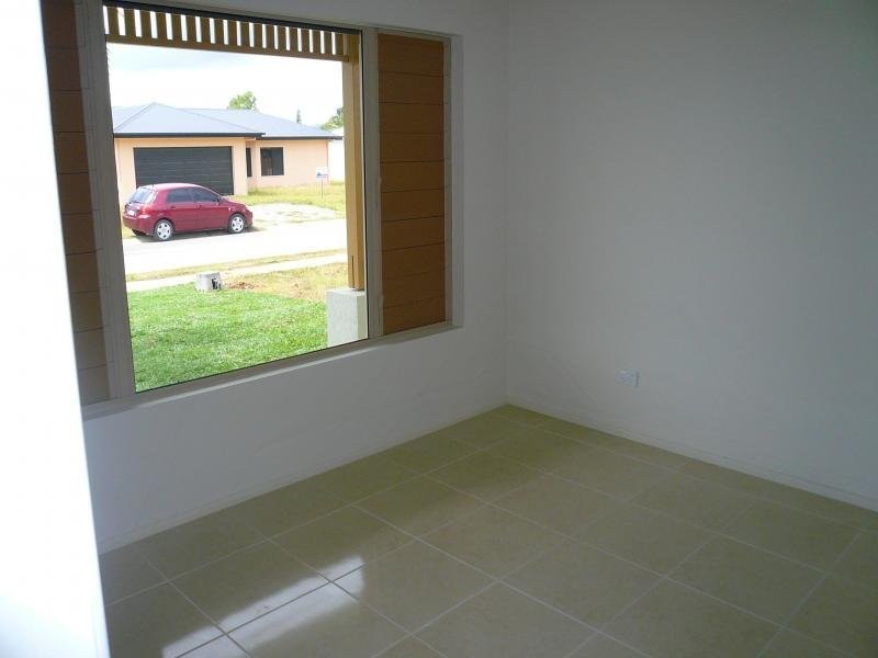 23 Riflebird Cres, Mossman QLD 4873