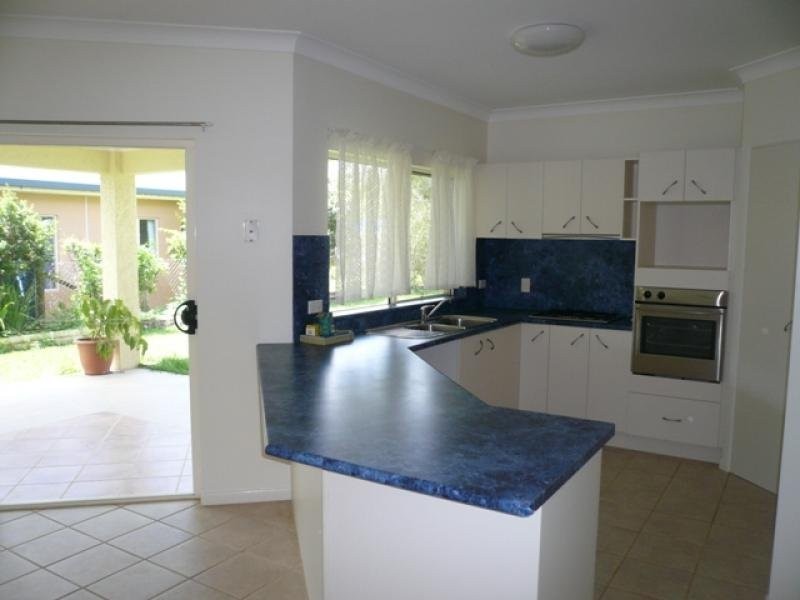 10 Forest Glen Rd, Mossman QLD 4873