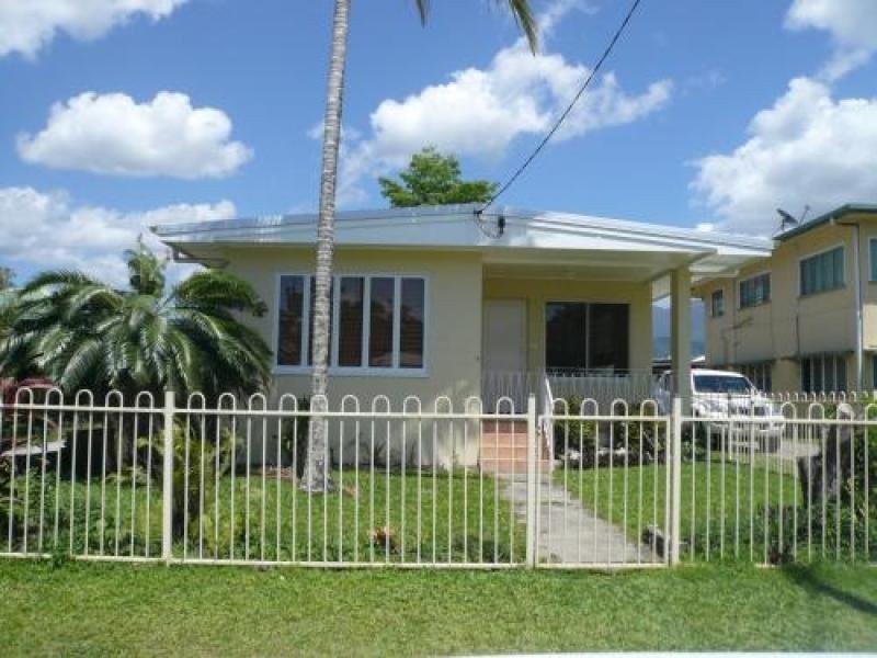 9 Wilson Street, Mossman QLD 4873