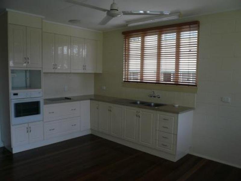 9 Wilson Street, Mossman QLD 4873