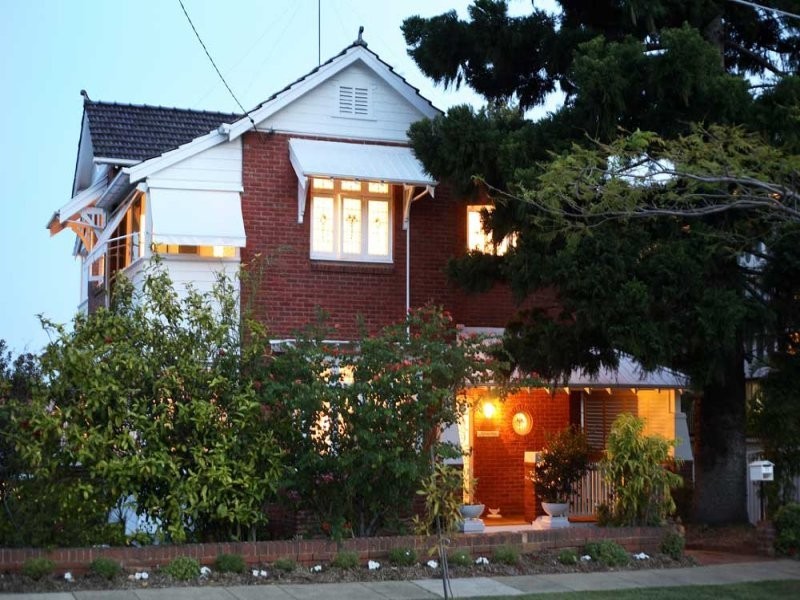 73 Riverview Terrace, Hamilton QLD 4007