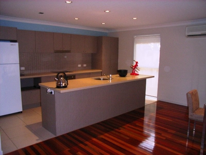 11 Jackson Street, Hamilton QLD 4007