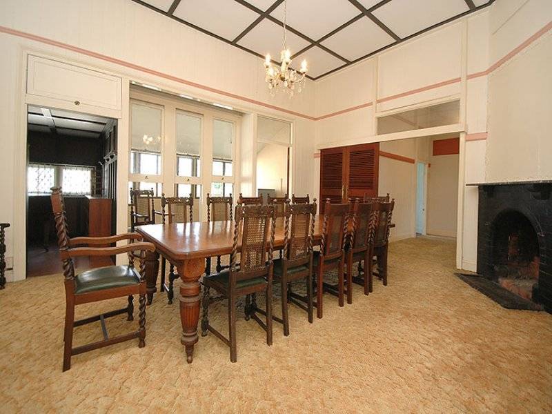 2 Castleton Street, Hamilton QLD 4007