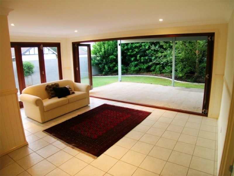 10 Manson Road, Hendra QLD 4011