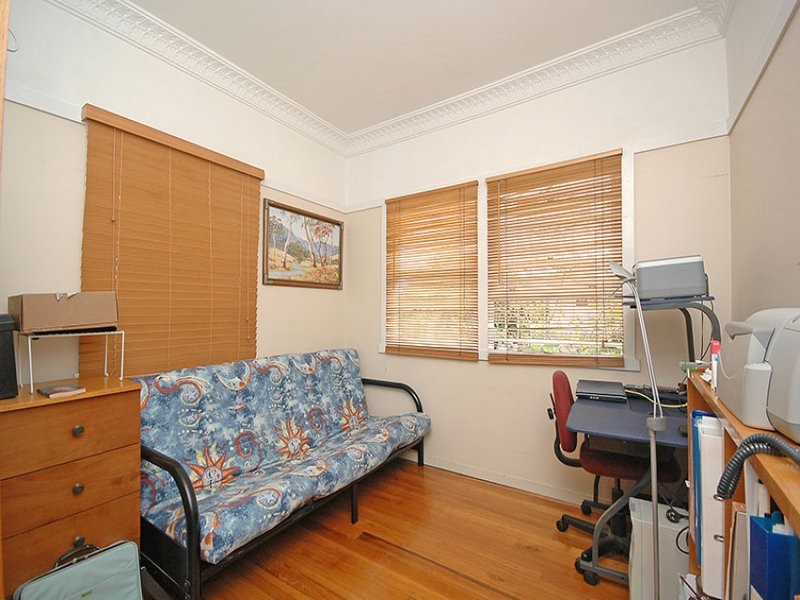 9 Blake Street, Wooloowin QLD 4030