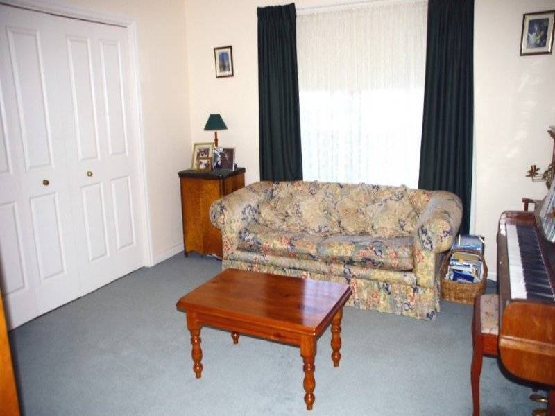 8 Elenore Ave, Paringa SA 5340