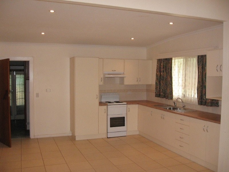 61 Tenth St, Renmark SA 5341