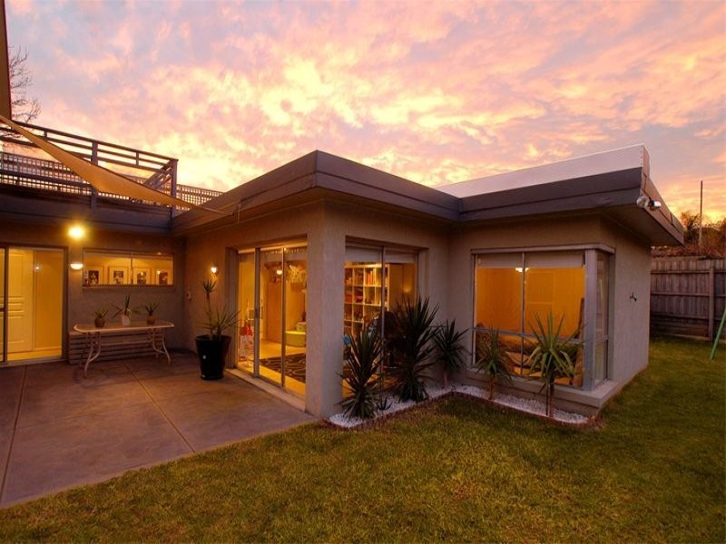7 Dougand Crt, Dingley Village VIC 3172