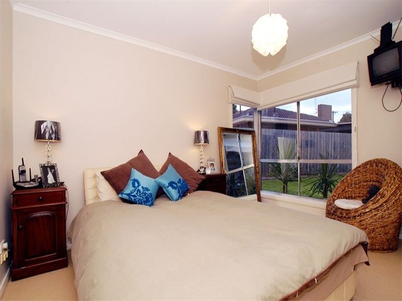 7 Dougand Crt, Dingley Village VIC 3172