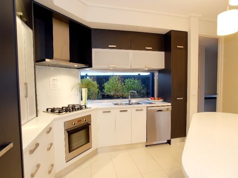 13 Burdekin Boulevard, Waterways VIC 3195