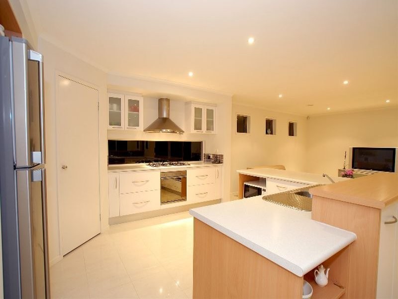 14 Shoalwater Drive, Waterways VIC 3195