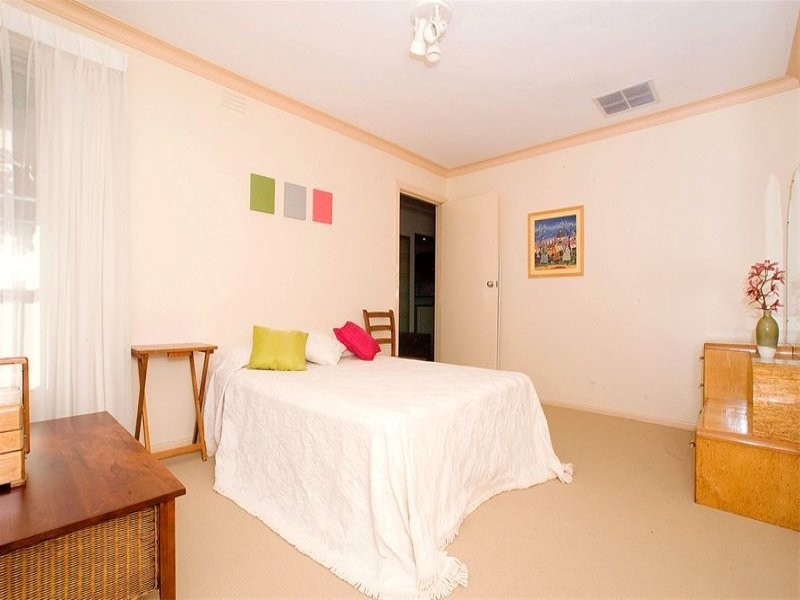 35 McSwain Street, Parkdale VIC 3195