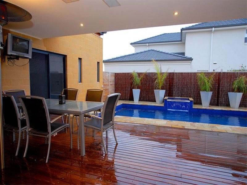 23 Waterside Drive, Waterways VIC 3195