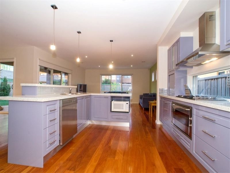 49 Macquarie Circle, Waterways VIC 3195