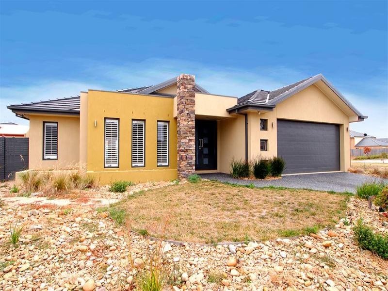 7 Burdekin Boulevard, Waterways VIC 3195