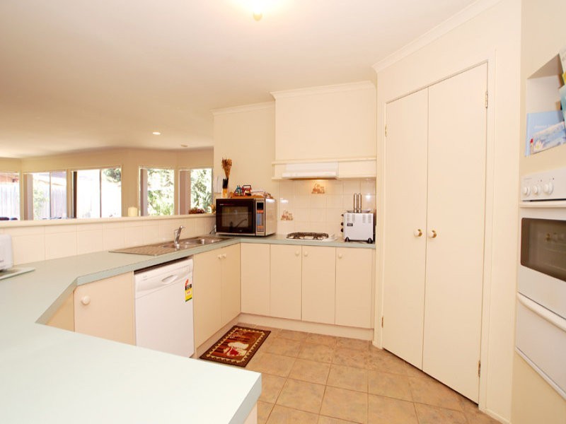3 Sutherland Avenue, Aspendale Gardens VIC 3195
