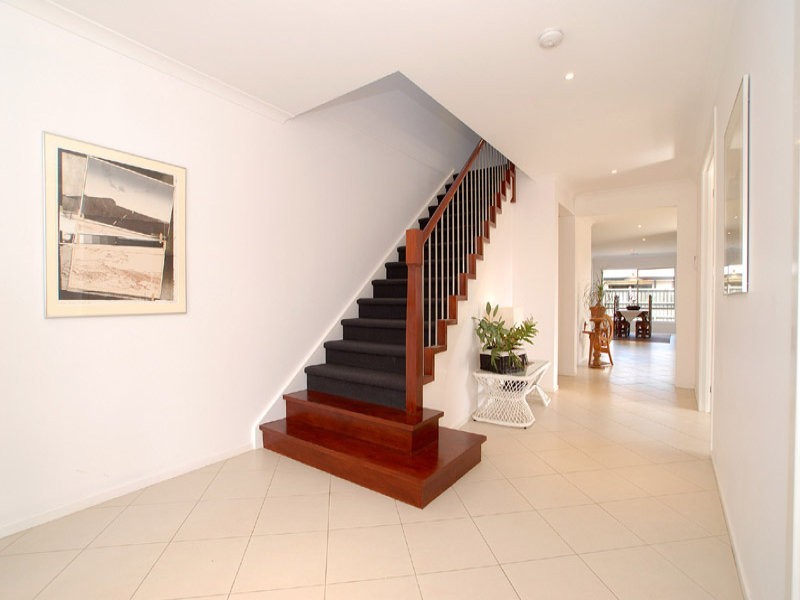 1 Lorikeet Lane, Waterways VIC 3195