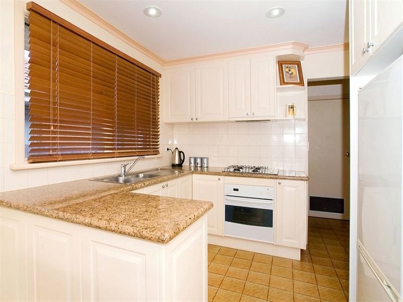 35 McSwain Street, Parkdale VIC 3195