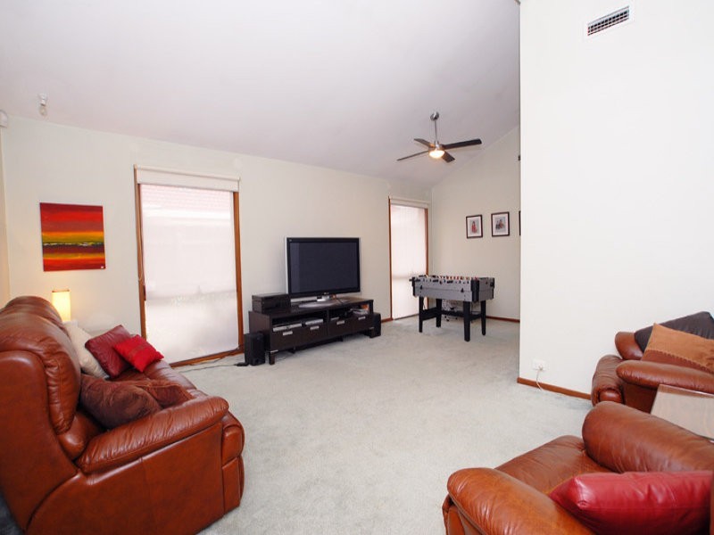 15 Bianca Drive, Aspendale Gardens VIC 3195
