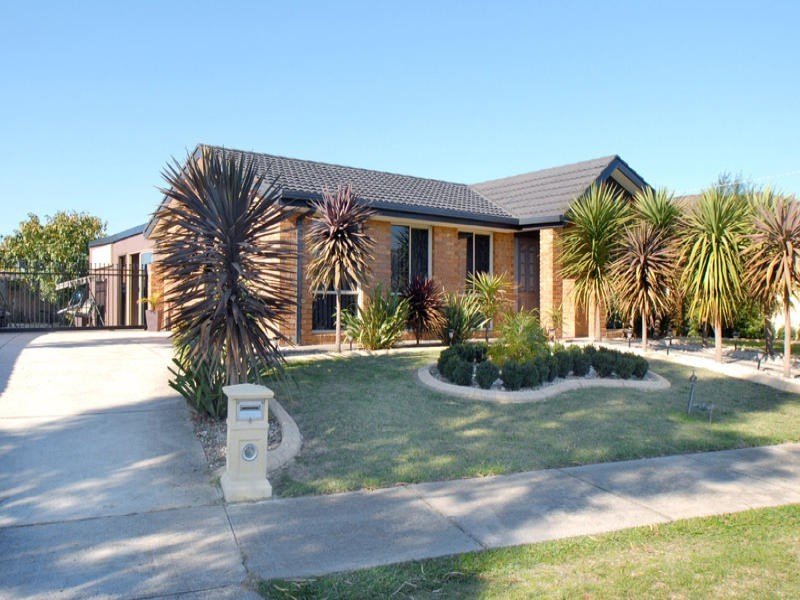 25 Brett Drive, Keysborough VIC 3173