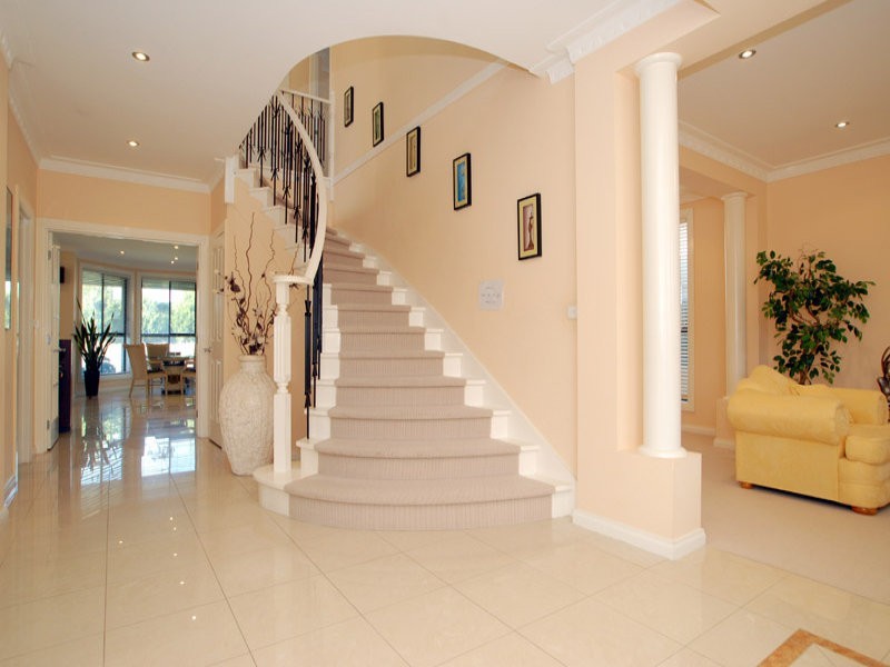 37 Macquarie Circle, Waterways VIC 3195