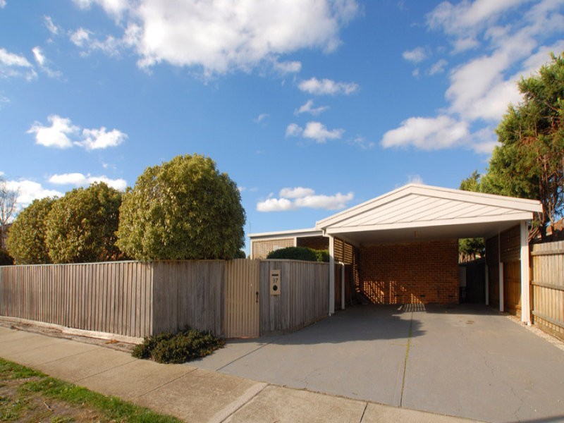 37 Nurten Parade, Aspendale Gardens VIC 3195