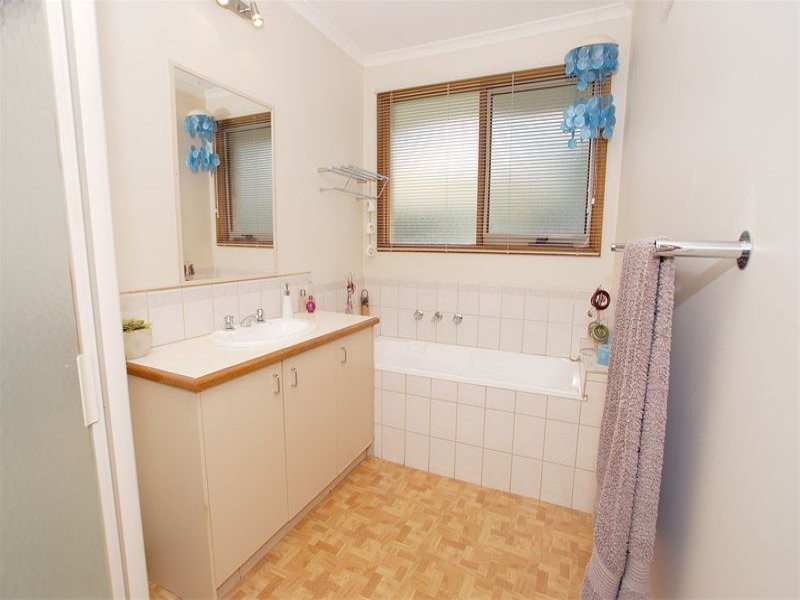 10 Longbeach Close, Aspendale VIC 3195