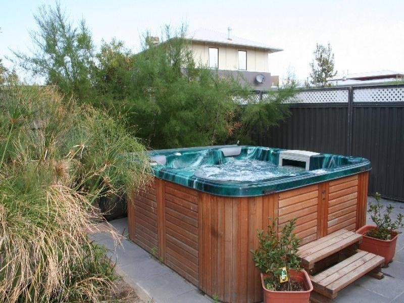 24 Merri Drive, Waterways VIC 3195