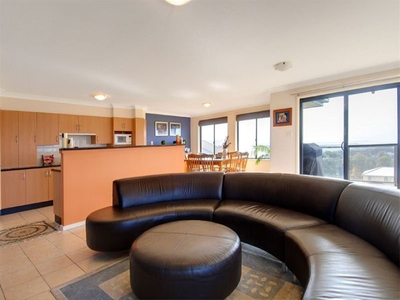 9 Price Avenue, Kiama NSW 2533