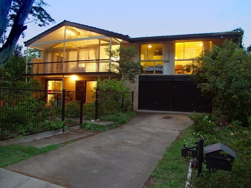 11 Marla Street, Robertson QLD 4109