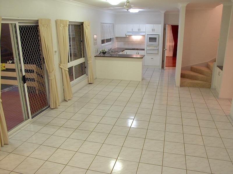 99 Davrod Street, Robertson QLD 4109