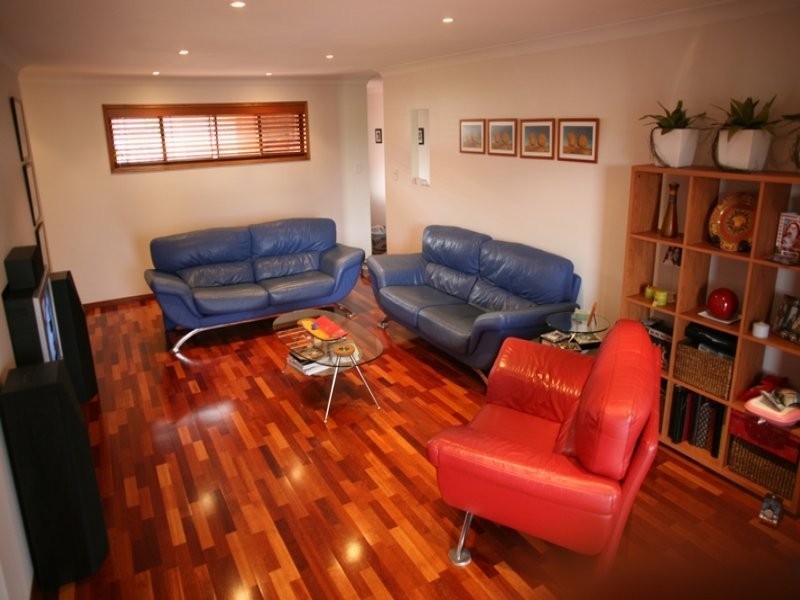 9 Hearnville Street, Robertson QLD 4109