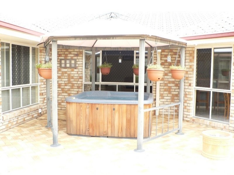 16 Hooper Street, Birkdale QLD 4159