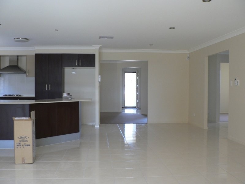 32 Larapinta Circuit, Calamvale QLD 4116