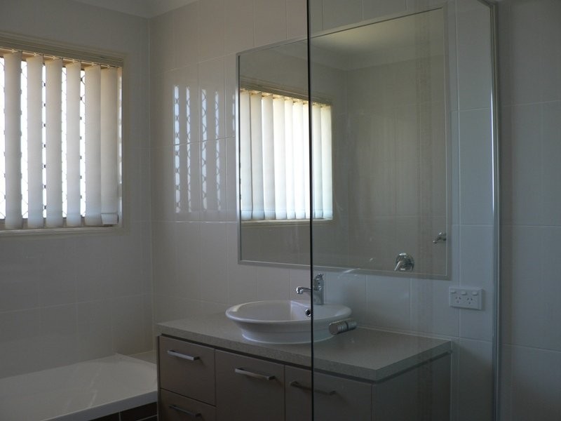 32 Larapinta Circuit, Calamvale QLD 4116