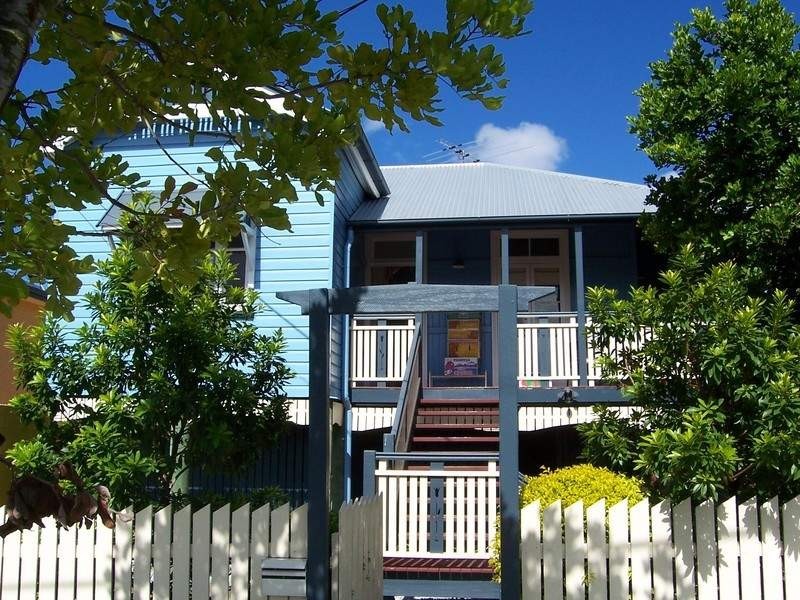 4/18 Baron Street, Greenslopes QLD 4120