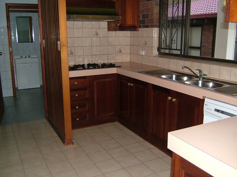 23 Estoril St, Robertson QLD 4109