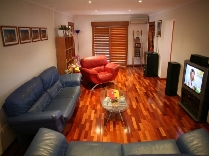 9 Hearnville Street, Robertson QLD 4109