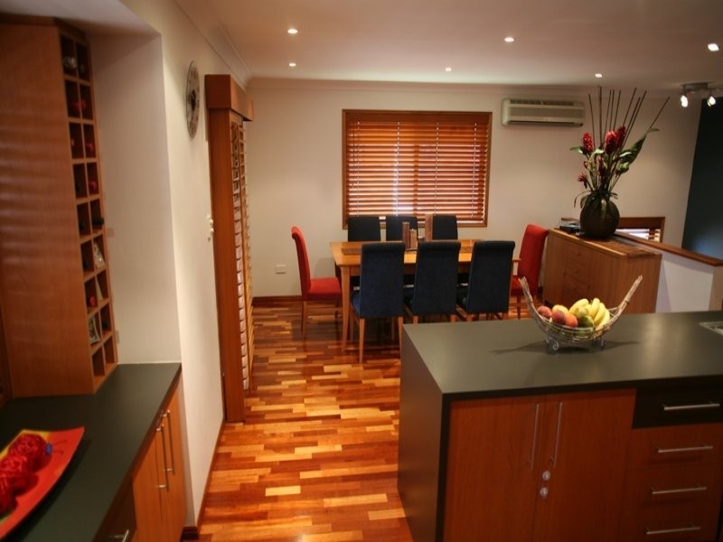 9 Hearnville Street, Robertson QLD 4109