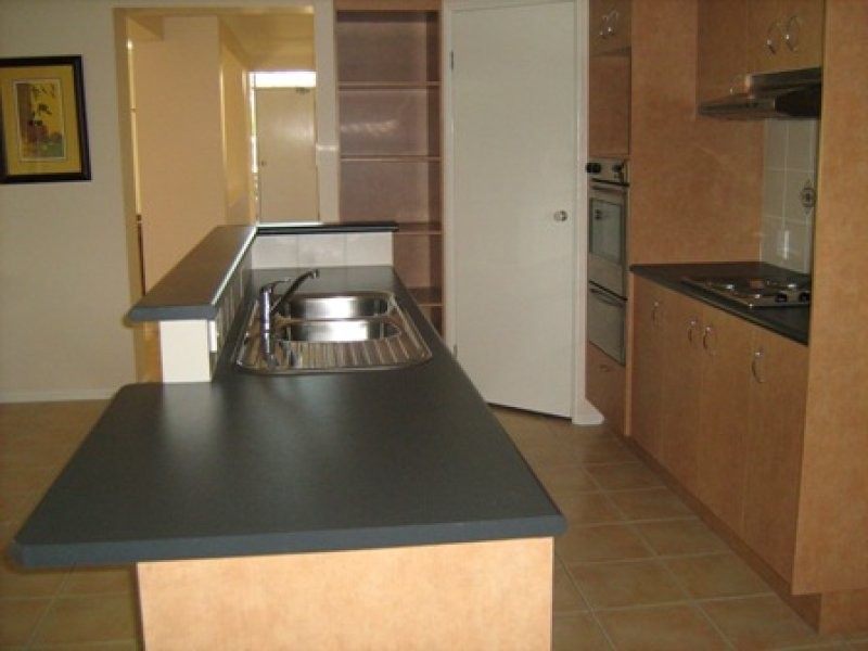 10 Juniper Ct, Stretton QLD 4116