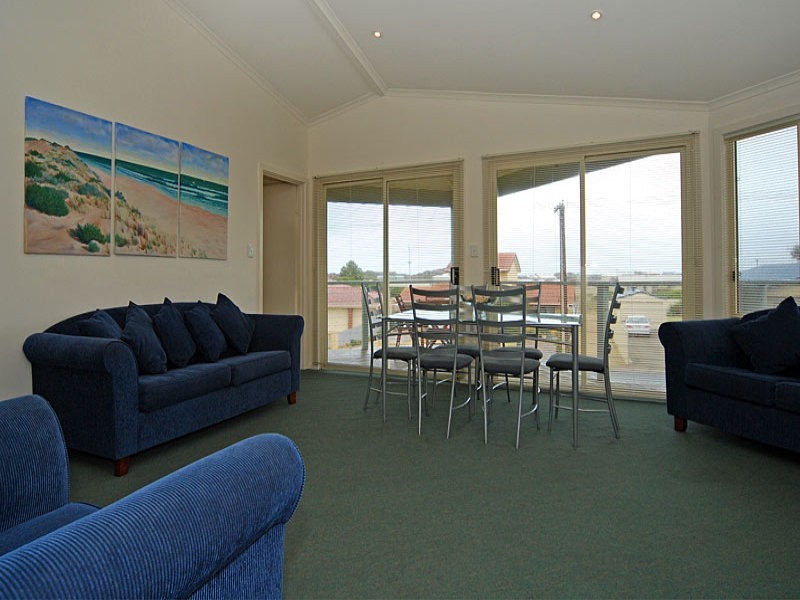 8 Hazel St, Goolwa Beach SA 5214